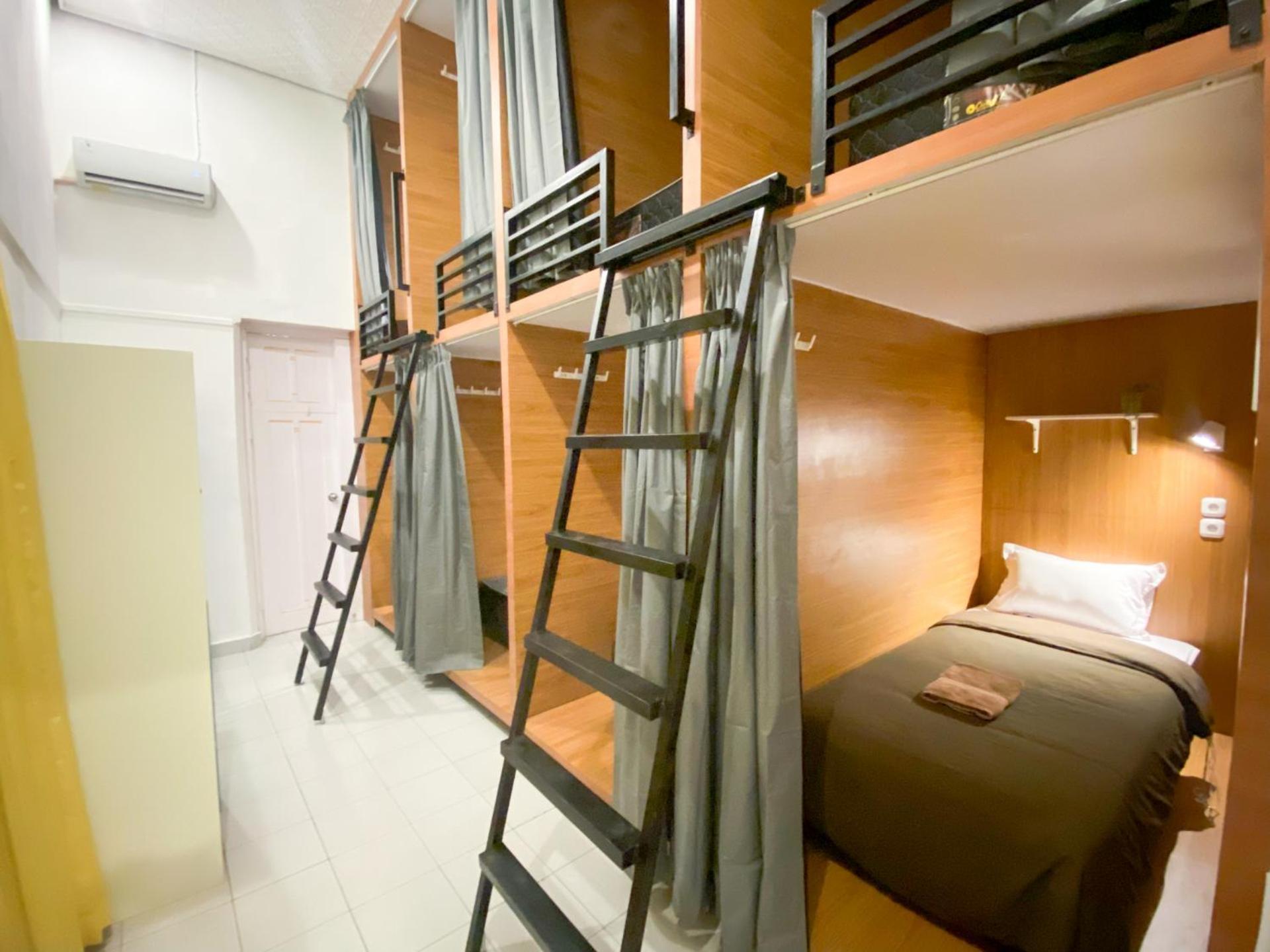 Bed in 8-Bed Mixed Dormitory Room